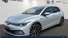 Grau Gebraucht 2022 VW Golf VIII Style Limousine | 25.399 € (Fairer Preis)