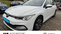 Pure white Gebraucht 2024 VW Golf VIII Move Limousine | 25.990 € (Fairer Preis)