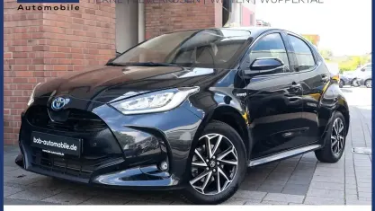 Gebraucht Toyota Yaris Team 92 PS (67 kW) 2021 Mysticschwarz mica Kleinwagen