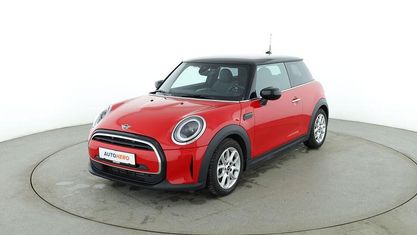 Używany Mini Cooper Classic 136 KM (100 kW) 2023 Czerwony Hatchback