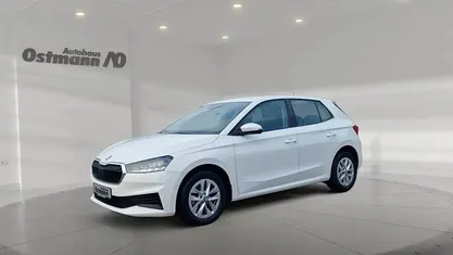 Weiß Gebraucht 2022 Skoda Fabia Active Limousine | 15.220 € (Fairer Preis)