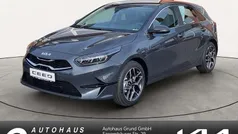 (css) lunar silver m Gebraucht 2025 Kia Ceed Spirit Limousine | 23.490 € (Guter Preis)
