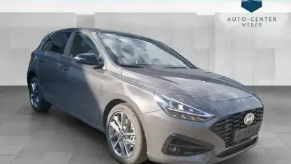 Gebraucht Hyundai i30 Advantage 140 PS (102 kW) 2026 Ecotronic grey Limousine