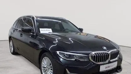 Gebraucht BMW 320 Luxury Line 190 PS (139 kW) 2020 Saphirschwarz metallic Kombi