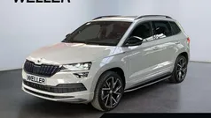 Grau Gebraucht 2022 Skoda Karoq SportLine SUV | 32.280 € (Fairer Preis)