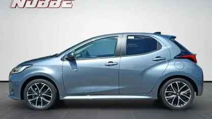Neu Toyota Yaris 116 PS (85 kW) 2026 Celestite grey Kleinwagen