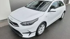 Weiß Neu 2025 Kia Ceed Vision Limousine | 26.990 € (Fairer Preis)