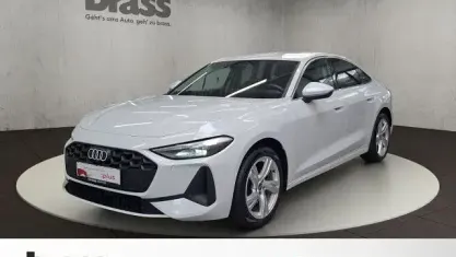 Gebraucht Audi A5 Basis 204 PS (150 kW) 2025 Gletscherweiß metallic Limousine