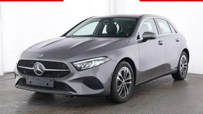 Lack mountaingrau Gebraucht 2024 Mercedes A180 Advanced Limousine | 25.580 € (Guter Preis)