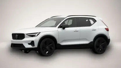 Neu Volvo XC40 Plus 163 PS (119 kW) 2026 Weiß SUV