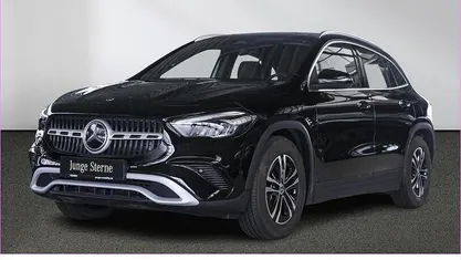 Gebraucht Mercedes GLA200 163 PS (119 kW) 2024 Schwarz SUV
