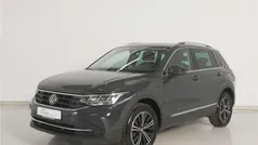 Grau Gebraucht 2024 VW Tiguan Move SUV | 36.980 € (Fairer Preis)