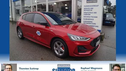 Fantastic red Gebraucht 2024 Ford Focus ST-Line Kleinwagen | 25.750 € (Fairer Preis)
