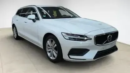 Gebraucht Volvo V60 Core 197 PS (144 kW) 2024 Weiß Kombi
