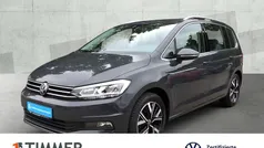 Grau Gebraucht 2022 VW Touran Highline Van / Kleinbus | 29.445 € (Guter Preis)