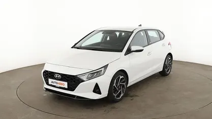 Gebraucht Hyundai i20 Intro Edition 101 PS (74 kW) 2021 Weiß Kleinwagen