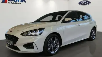 Gebraucht Ford Focus ST-Line 155 PS (114 kW) 2022 Metropolis weiss met SUV