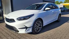 Weiß Neu 2025 Kia Ceed Limousine | 26.290 € (Fairer Preis)