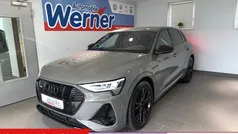Grau Gebraucht 2022 Audi e-tron Black Edition SUV | 42.880 € (Fairer Preis)