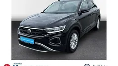 Schwarz Gebraucht 2024 VW T-Roc Life SUV | 21.740 € (Guter Preis)
