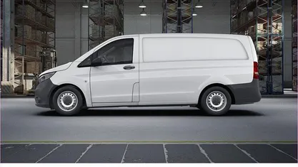 Weiß Gebraucht 2022 Mercedes Vito Van | 27.192 € (Fairer Preis)