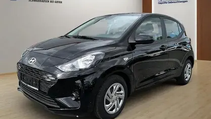 Usata Hyundai i10 Select 63 CV (46 kW) 2024 Verde Utilitaria