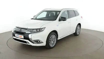 Gebraucht Mitsubishi Outlander P-HEV Plus 82 PS (60 kW) 2020 Weiß SUV