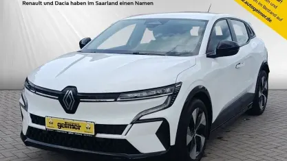 Używany Renault Megane E-Tech Equilibre 96 kW (131 KM) 2022 Biały Sedan/Limuzyna