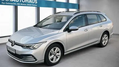 Gebraucht VW Golf VIII Life 110 PS (80 kW) 2023 Silber Kombi