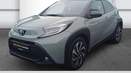 2vn urban khaki Gebraucht 2025 Toyota Aygo X SUV | 18.990 € (Fairer Preis)