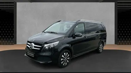 Gebraucht Mercedes V220 163 PS (119 kW) 2023 Obsidianschwarz Van / Kleinbus