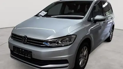 Gebraucht VW Touran Comfortline 150 PS (110 kW) 2021 Reflexsilber metallic Van / Kleinbus