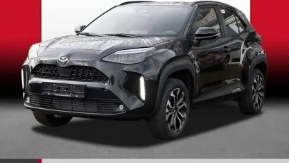 Neu Toyota Yaris Cross Comfort 131 PS (96 kW) 2025 Schwarz SUV