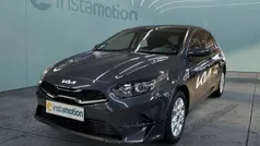 Grau Neu 2024 Kia Ceed Vision Limousine | 22.040 € (Fairer Preis)