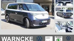 Candyweiß/starlight blue Gebraucht 2023 VW ID. Buzz Pro Van | 54.970 € (Teuer)