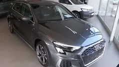 Grau daytonagrau metallic Gebraucht 2024 Audi A3 Sportback S-Line Limousine | 36.250 € (Fairer Preis)