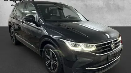 Gebraucht VW Tiguan 150 PS (110 kW) 2023 Deep black perleffekt (metallic) SUV