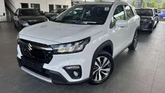 Cool white pearl metallic Gebraucht 2025 Suzuki SX4 Comfort+ SUV | 24.470 € (Fairer Preis)