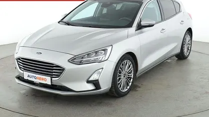 Gebraucht Ford Focus Titanium 120 PS (88 kW) 2019 Grau Limousine