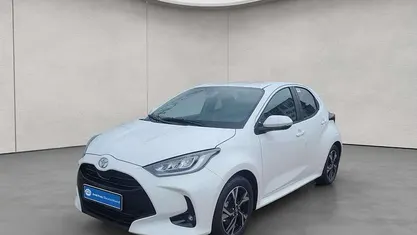 Schneeweiß Neu 2025 Toyota Yaris Limousine | 21.990 € (Guter Preis)