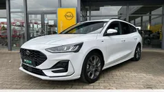 Frostweiß Gebraucht 2024 Ford Focus ST-Line Kombi | 25.580 € (Guter Preis)