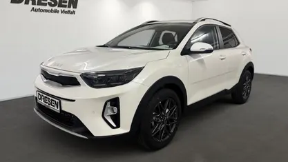 Weiß Gebraucht 2025 Kia Stonic SUV | 23.980 € (Fairer Preis)