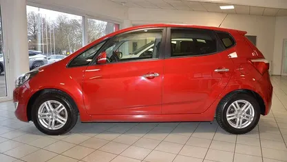 Fiery red metalllic Gebraucht 2016 Hyundai ix20 Kleinwagen | 11.990 € (Fairer Preis)