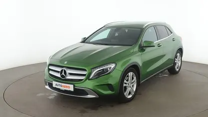 Grün Gebraucht 2016 Mercedes GLA180 Urban SUV | 16.920 € (Fairer Preis)