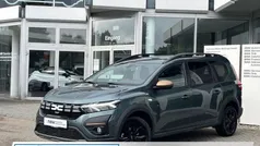 Grün Gebraucht 2024 Dacia Jogger Extreme Limousine | 21.440 € (Fairer Preis)