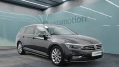 Grau Gebraucht 2024 VW Passat IQ Drive Kombi | 34.750 € (Fairer Preis)