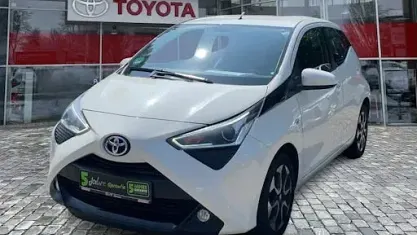 Gebraucht Toyota Aygo X-play 72 PS (52 kW) 2019 Weiß Kleinwagen
