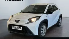 Weiß Gebraucht 2022 Toyota Aygo X-play Kleinwagen | 13.990 € (Fairer Preis)