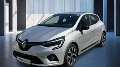 Silber Gebraucht 2023 Renault Clio V Evolution Limousine | 17.288 € (Fairer Preis)