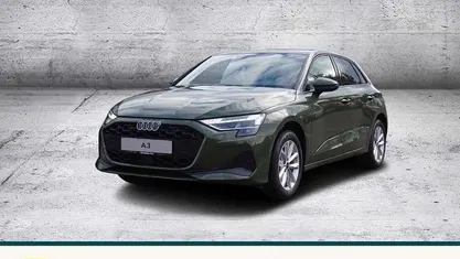 Distriktgrün metallic Gebraucht 2025 Audi A3 Sportback Kleinwagen | 33.880 € (Fairer Preis)